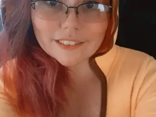 CurvyGina  live sex cam