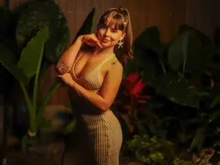 CARRIE_GB  live sex cam
