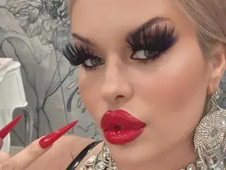 DiamondDollXX  live sex cam