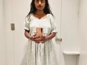 SaxyLady57  live sex cam