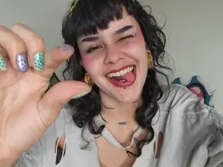 Triinitty  live sex cam