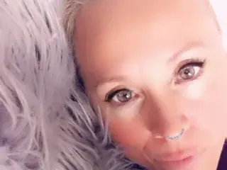 Siennavio  live sex cam