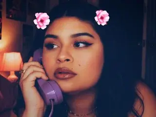 Peacetorres18  live sex cam