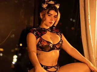 MaraMaison  live sex cam