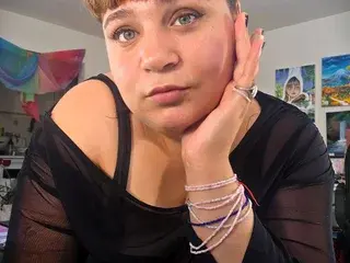 Bustyprincessleila  live sex cam
