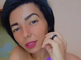 Luany  live sex cam