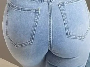 Elly49  live sex cam