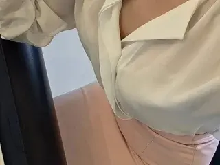 Elly49  live sex cam