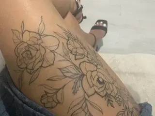 Elly49  live sex cam