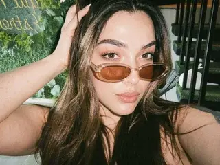 AmberLewiis  live sex cam