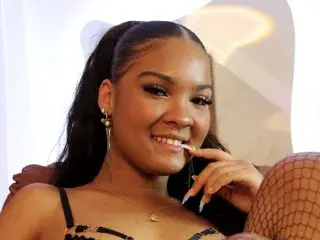 Chloe_Harris  live sex cam