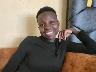 Eveness49  live sex cam
