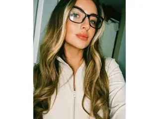 LolaxxxUK  live sex cam