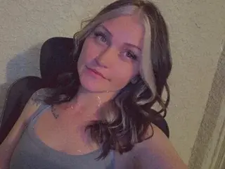 Squirtbbby  live sex cam
