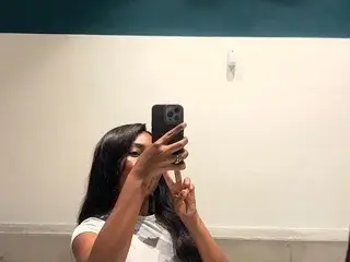 IvonneBrunettee  live sex cam