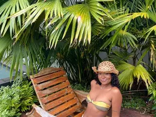IvonneBrunettee  live sex cam