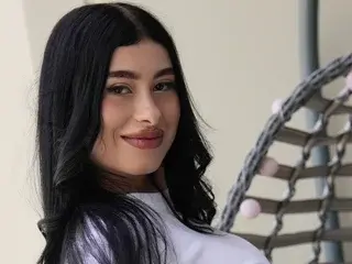 KiraM00n  live sex cam