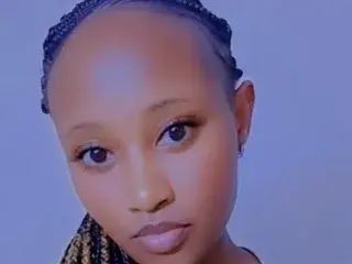 Prettyjoy19  live sex cam