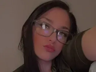PxssyWillow  live sex cam