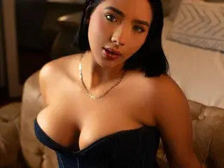 HilaryQueenn  live sex cam