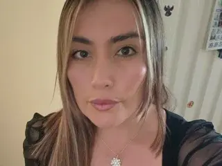 MiaAmador  live sex cam