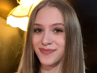 Selene777  live sex cam