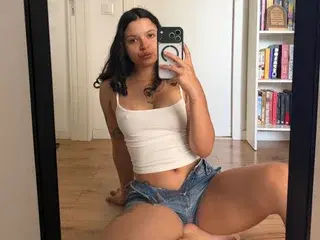 Rossilari  live sex cam