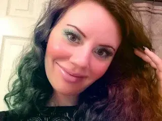 ChampagneBubbless  live sex cam