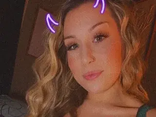 GeneralMamaXo  live sex cam