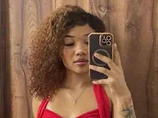 CandySmith21  live sex cam