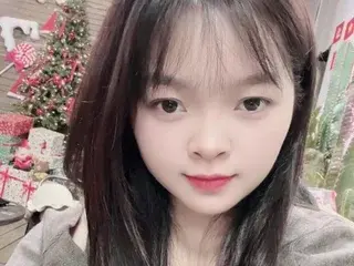 Honeyyy88  live sex cam