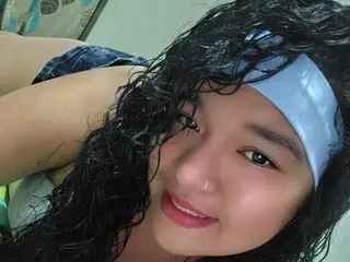 SWEETLITTLEBEAR26  live sex cam