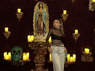 MaisyWarnerr  live sex cam