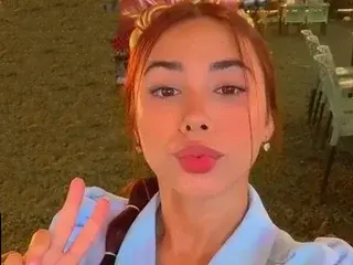 Issiecute  live sex cam