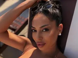 BellaVixen31  live sex cam