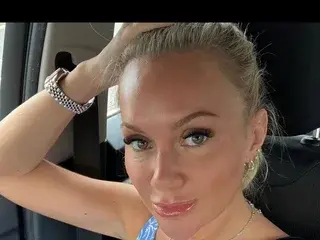 Eviebaby95  live sex cam