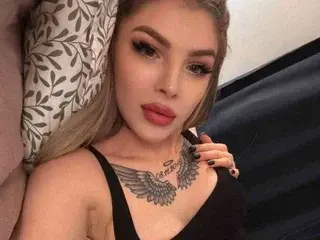 AishaDiamond  live sex cam