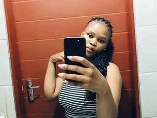 Sexybaddiexxx21  live sex cam