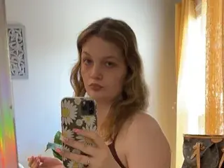 Snow23  live sex cam