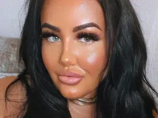 EnglishBrooke69  live sex cam