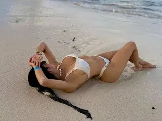 LiindsyGreenn  live sex cam