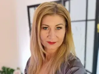 AlexaDaddario  live sex cam