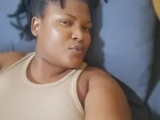 CandyYyumsAreolax  live sex cam