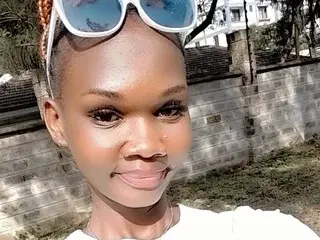 Cherryberyy22  live sex cam