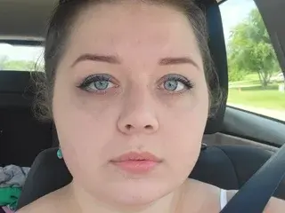 LolaHoneyXX  live sex cam