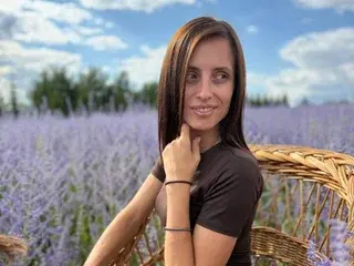AlisAmaze777  live sex cam