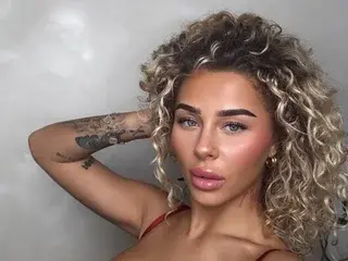Blondeshavemorefun22  live sex cam
