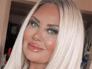 MollyMilfXOXO  live sex cam