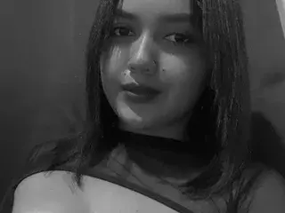 Coraline100  live sex cam