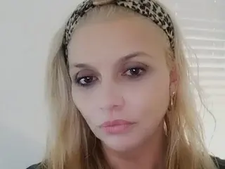 DjLilPuff  live sex cam
